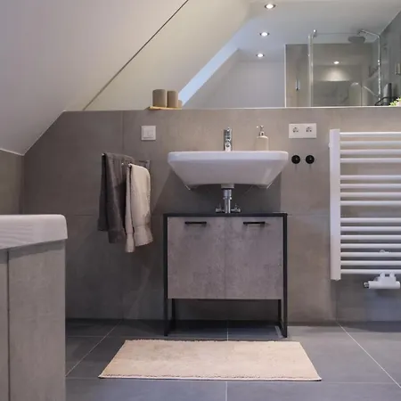 Apartman Ums Eck Moderne Am Hainer Neukieritzsch